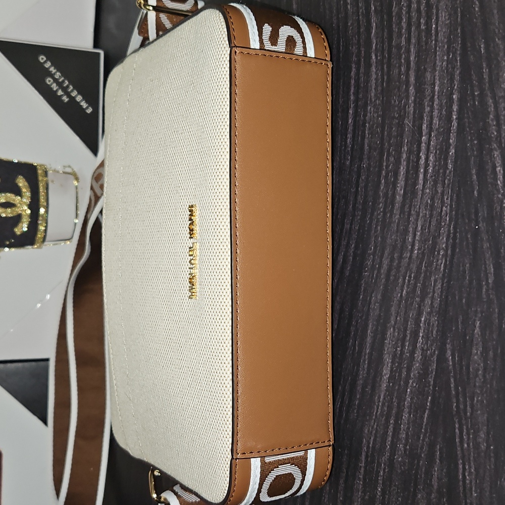 🚨SOLD🚨Michael kors Nwt crossbody $258 Retail - Picture 7 of 11